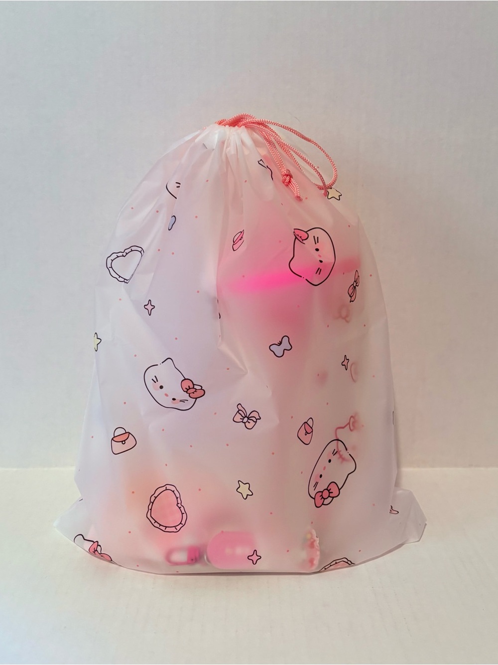 Hello Kitty Gift Set with drawstring bag - Picture 2 of 3
